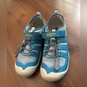 KEEN KNOTCH HOLLOW SNEAKERS Big Kids Size 7 US 39 EUR Blue